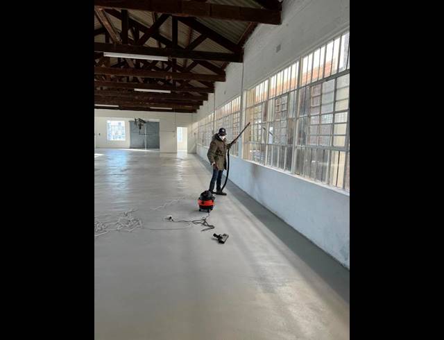 BUSINESS PROPERTY TO RENT IN OBSERVATORY